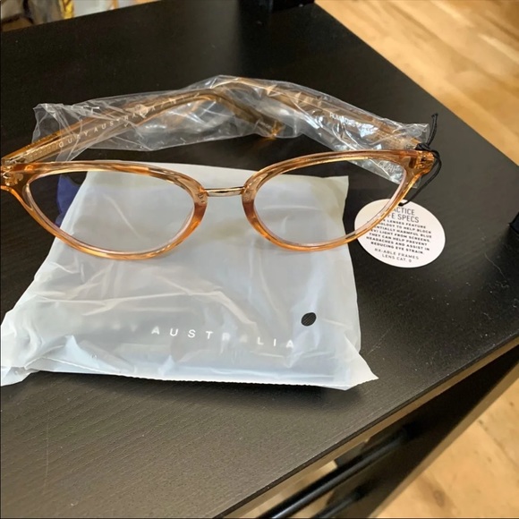 Quay RUMOURS glasses - Picture 3 of 5